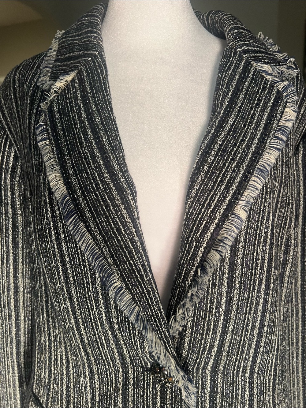 Vintage Chico’s Tweed Blazer Size 3 Fringe Jeweled Button XL Jacket - Picture 4 of 9